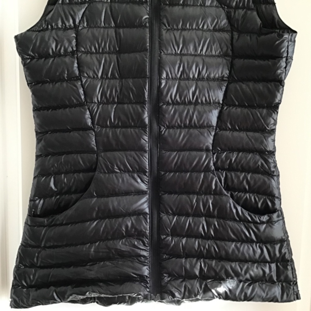 Lululemon Pack It Down Vest size 2 - Picture 3 of 6